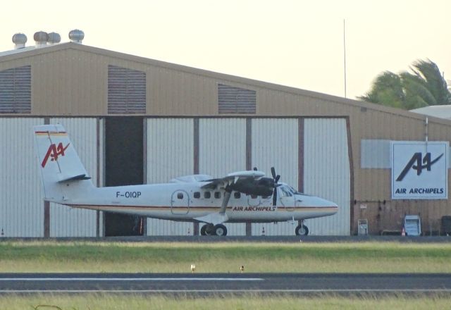 De Havilland Canada Twin Otter (F-OIQP)