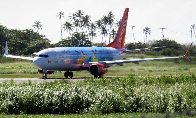 Boeing 737-800 (C-GOWG)