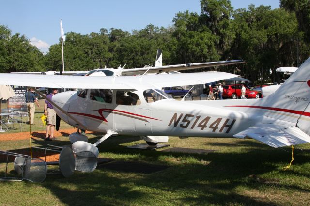 Cessna Skyhawk (N5144H) - SUN N FUN 2009 CESSNA AIRCRAFT BOOTH