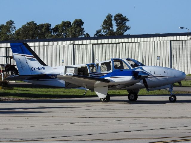 Beechcraft Baron (58) (CX-MPA)