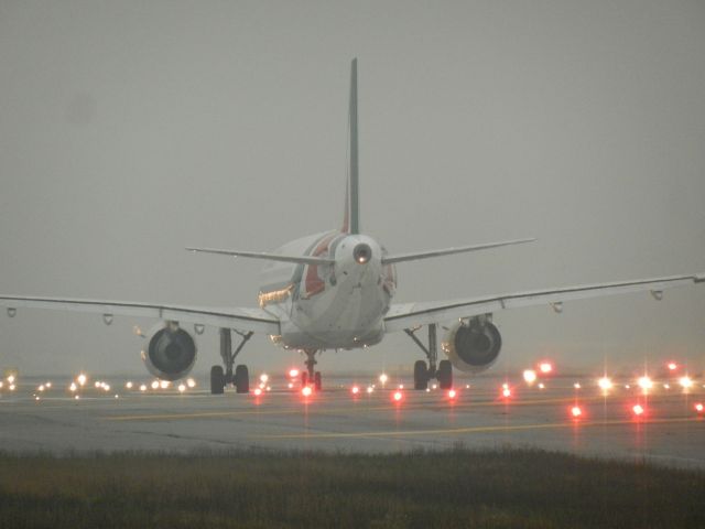 Airbus A319 (EI-IMR)