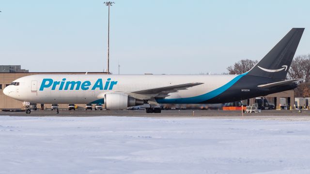 BOEING 767-300 (N1321A)