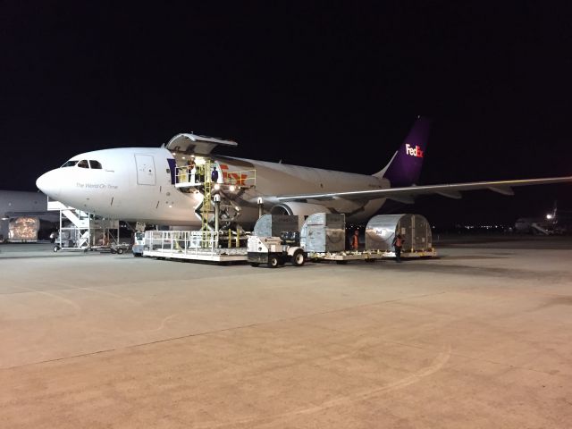 N426FE — - Loading cargo for the second leg of the night.  Next stop, KAFW. 