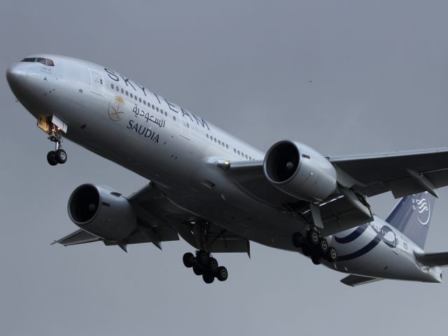 Boeing 777-200 (HZ-AKA) - Saudia B777-200ER sporting the Skyteam Livery on short finals into LHR.