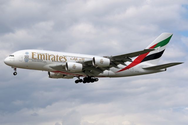 Airbus A380-800 (A6-EOK)