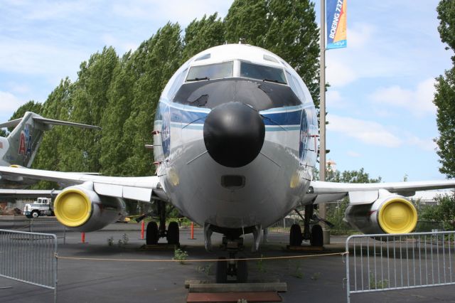 Boeing 737-200 — - 737 NASA THIS BELONGS TO THIS AND NOW IN THE MUSEUM OF BOEING KBFI