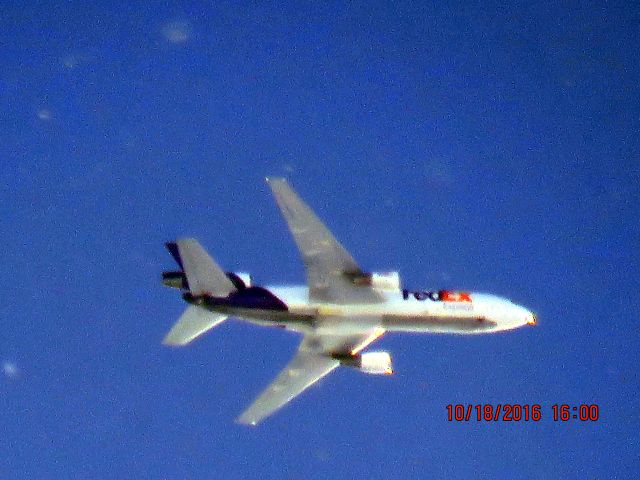 McDonnell Douglas DC-10 (N303FE)