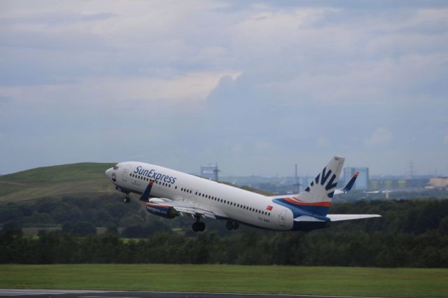 Boeing 737-800 (TC-SNN) - 2015-09-14 Besucherterasse DTM, leichter Regen