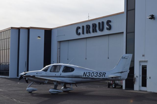 Cirrus SR-22 (N303SR)