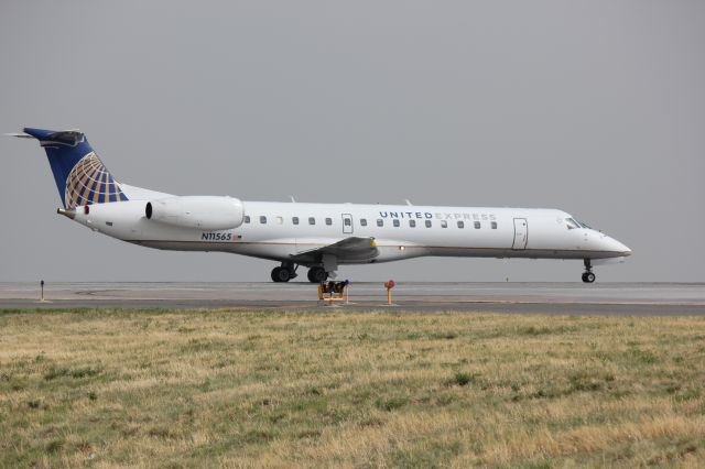 Embraer ERJ-145 (N11565)