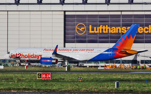 Boeing 757-200 (G-LSAC) - jet2holidays b757-2 g-lsac at shannon 12/1/16.