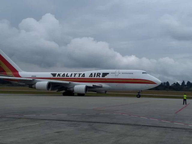 Boeing 747-200 (N745CK) - PLATAFORMA ZONA DE CARGA