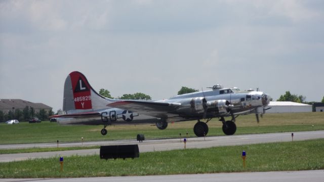 Boeing B-17 Flying Fortress (N3193G)