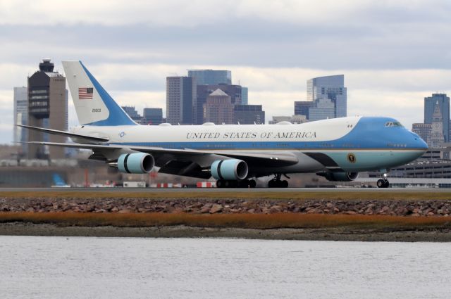 Boeing 747-200 (92-9000) - 'Air Force One' arriving in Boston (12/5)