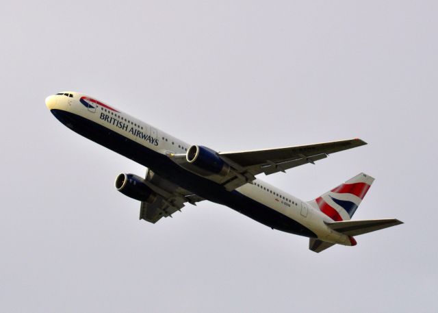 BOEING 767-300 (G-BZHB) - British Airways Boeing 767-336(ER) G-BZHB leaving Heathrow 