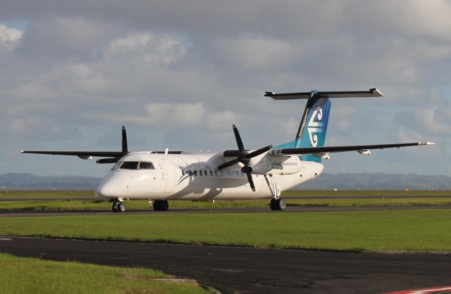 de Havilland Dash 8-300 (ZK-NEF)