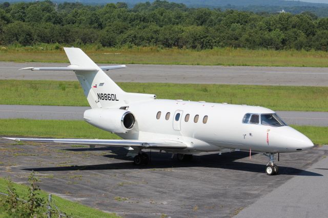 Hawker 800 (N886DL)