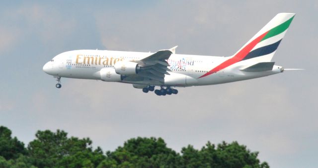 Airbus A380-800 (A6-EOH)