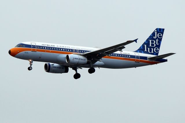 Airbus A320 (N763JB) - JBU 1806 arriving from Nashville