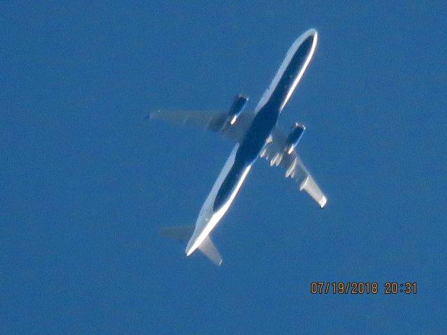 Airbus A321 (N890JT)