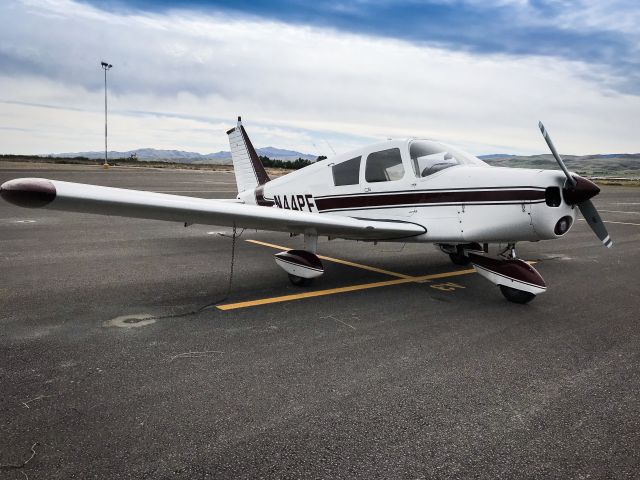 Piper Cherokee (N44PF)