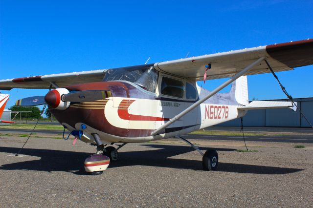 Cessna Skylane (N6027B) - Rotting classic Cessna 182 at Lodi Airport, CA.