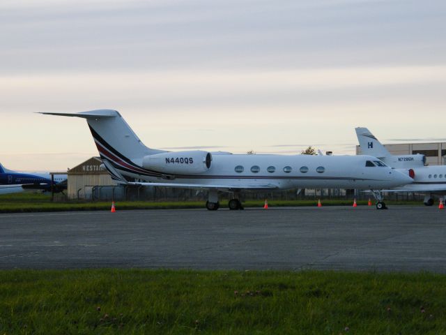 Gulfstream Aerospace Gulfstream IV (N440QS) - N440QS GULFSTREAM 4 SEEN PARKED AT SHANNON 21/10/10