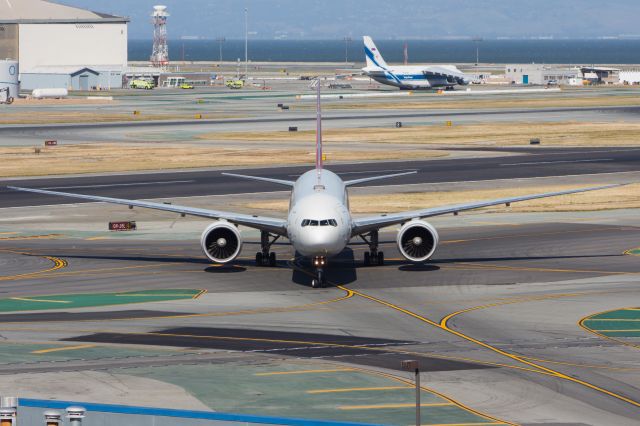 BOEING 777-300ER (TC-JJN)