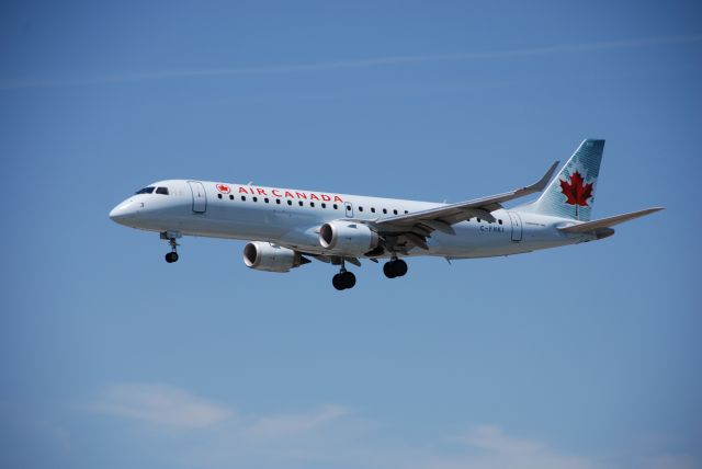 C-FHKI — - Air Canada ERJ-190 landing @ Toronto Intl. July 1/08.