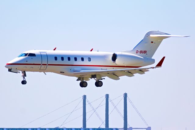 Bombardier Challenger 300 (D-BUBI)