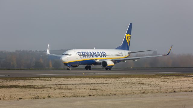 Boeing 737-700 (EI-EPB)