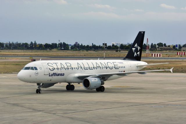 Airbus A320 (D-AIPC) - Lufthansa Airbus A320-211 D-AIPC in Valencia 