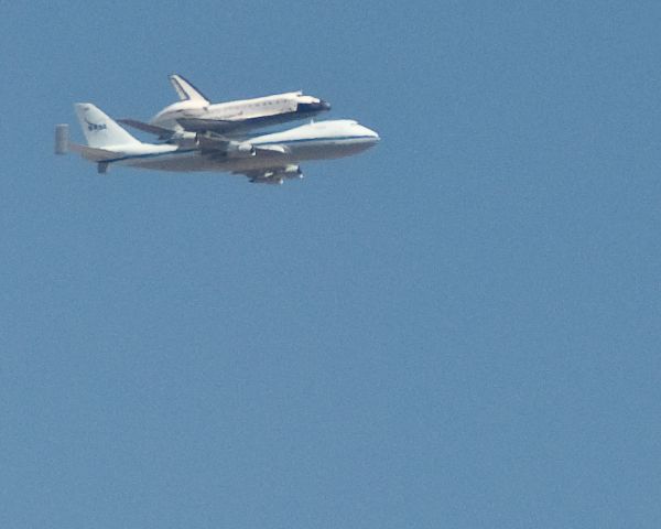 BOEING 747-100 (N905NA) - NASA 905 carrying Shuttle Atlantis during flyover of White Sands Space Harbor on June 1, 2009.