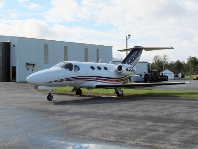 Cessna Citation Mustang (N123TF) - Nice paint job.