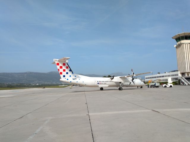 de Havilland Dash 8-400 (9A-CQA)