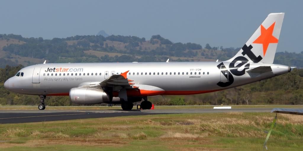 Airbus A320 (VH-VQM) - 27 Oct 2014br /Arriving from Sydney (YSSY)