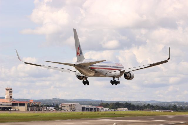 BOEING 767-300 (N372AA) - American 697 from Kennedy. Dec 2, 2012.