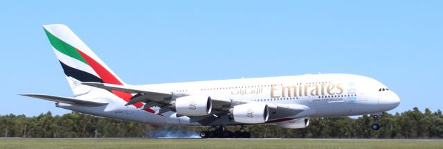 Airbus A380-800 (A6-EED) - Smokedown!