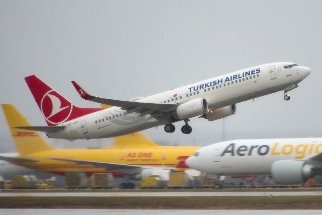 Boeing 737-800 (TC-JHT)