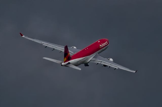 Airbus A330-200 —
