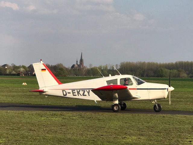Piper Cherokee (D-EKZY) - Grefrath-Niershorst EDLF