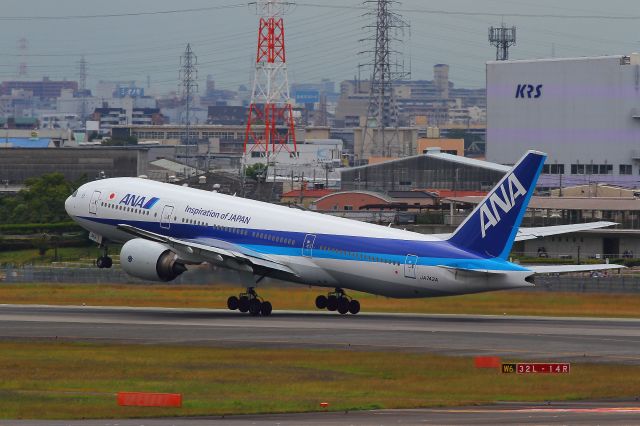 Boeing 777-200 (JA743A)