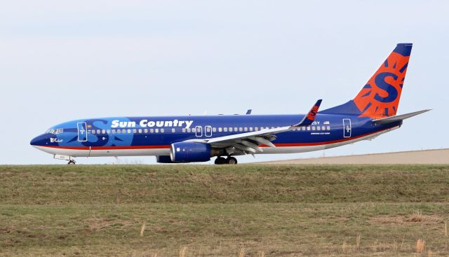 Boeing 737-800 (N822SY) - Sun Country Airlines 8684 Arriving from KCLL College Station, TX on roll-out runway 4.