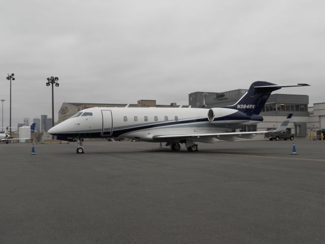 Bombardier Challenger 300 (N384RV)