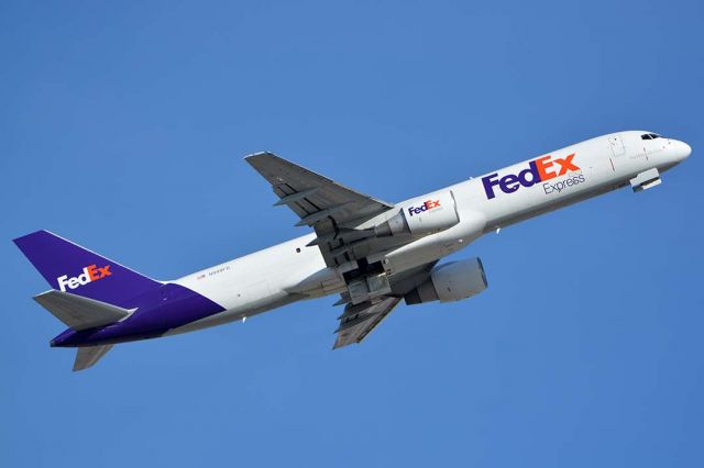 Boeing 757-200 (N998FD) - Fedex Express Boeing 757-230 N998FD at Phoenix Sky Harbor on January 17, 2016. It first flew on March 28, 1990. Its construction number is 24747. It was delivered to Condor Airlines as D-ABNC on April 11, 1990. It was leased to Dutchbird as PH-DBA on March 15, 2001. BAHC registered it as N723BA on January 11, 2005. Air Italy leased it as I-AIGC on April 6, 2006. Fedex Express registered it as N998FD on December 5, 2011 and converted it to a freighter.