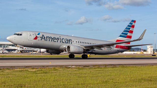 Boeing 737-800 (N956AN) - take off in 28