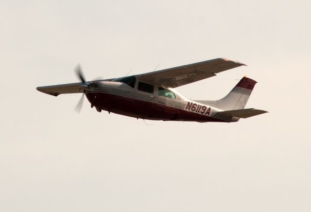 Cessna Centurion (N6119A) - A very well equipped two ten with a German MT composite propeller.