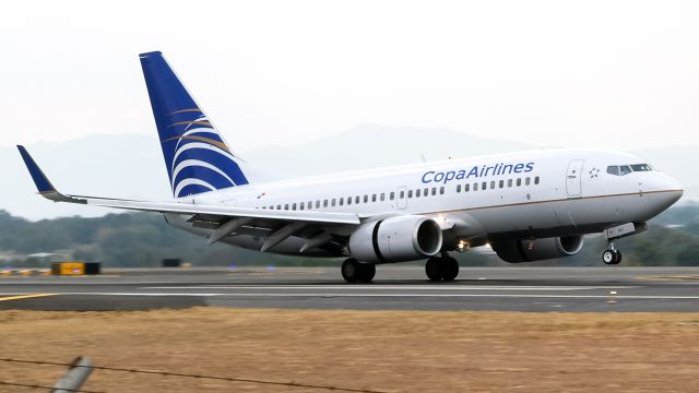 Boeing 737-700 (HP-1520CMP)