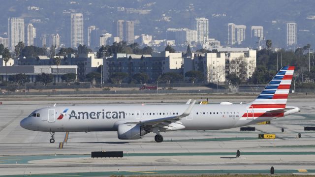 Airbus A321neo (N422AN) - Taxiing to parking at LAX on taxiway Charlie