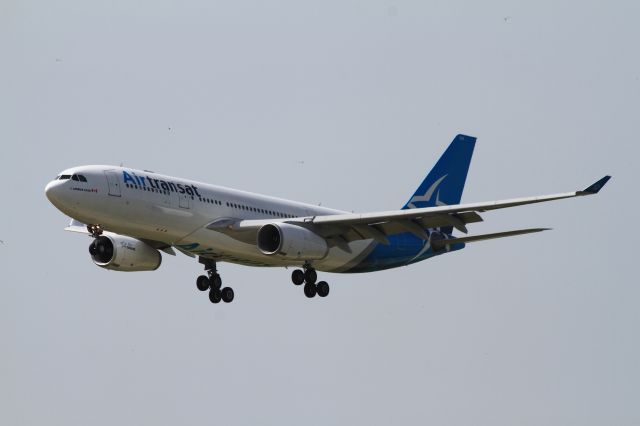 Airbus A330-300 (C-GTSN)